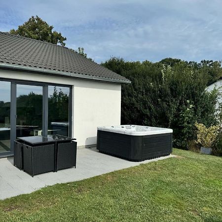 Neu! Modernes Ferienhaus Schwanbeck Mit Whirlpool-Option Dassow Exterior photo